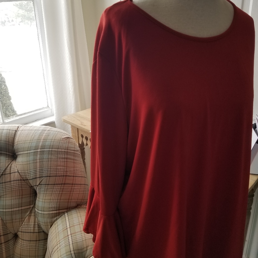 GREEN ENVELOPE RED TOP NWTS 2X BUTTON SLEEVE